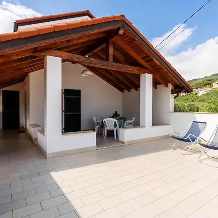Rosmarino By Interhome Molino Nuovo (Savona)